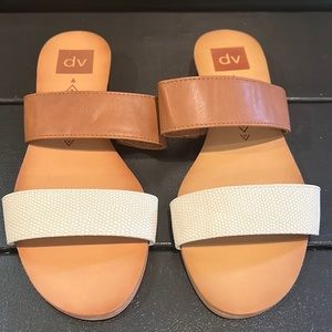 🌟NWOT🌟 DV Dolce Vita Neutral Sandals